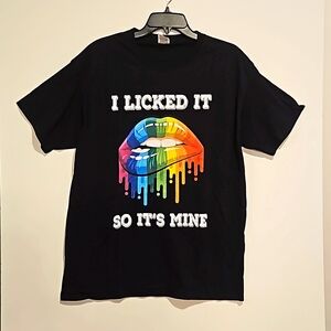 Rainbow dropping lips 'I licked it so it's mine' black graphic tee Lrg UNISEX
